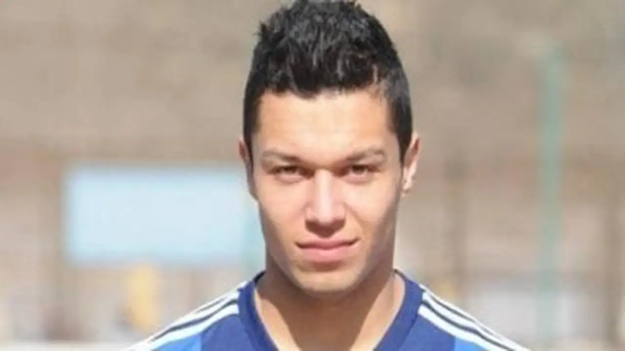 أرقام صادمة.. لماذا فشلت صفقة انضمام الألماني هندريك هيلمكه للنادي الأهلي؟